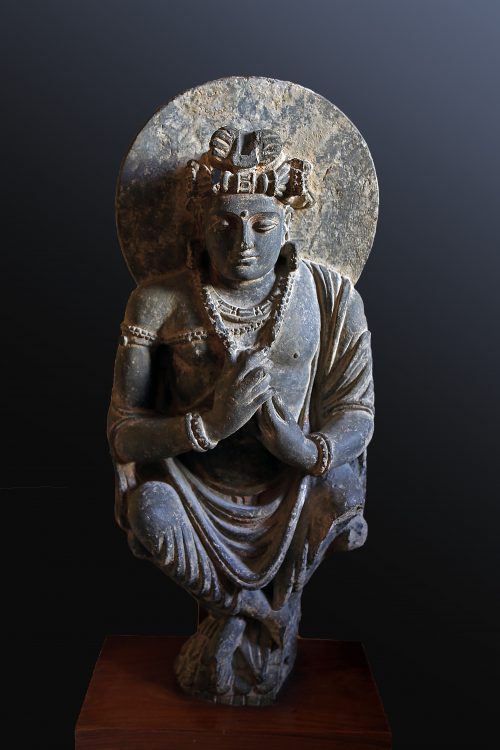 Bodhisattva assis