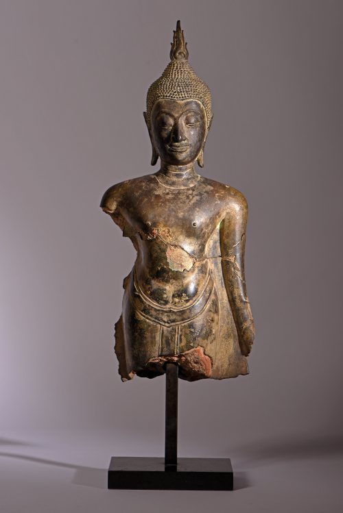 Buddha debout