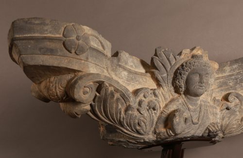 Chapiteau monumental du Gandhāra – Image 4