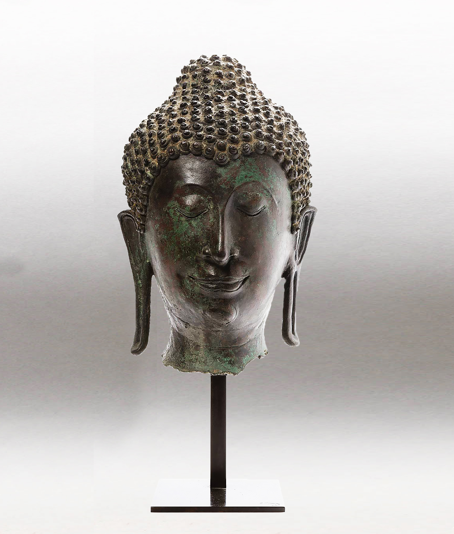 Head of Buddha – Galerie d'Art asiatique Hioco