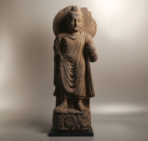 Buddha debout