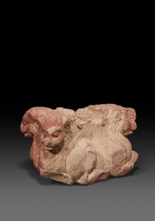 Chapiteau à tête de lion