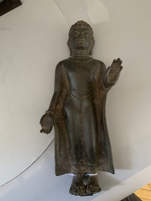 Buddha debout