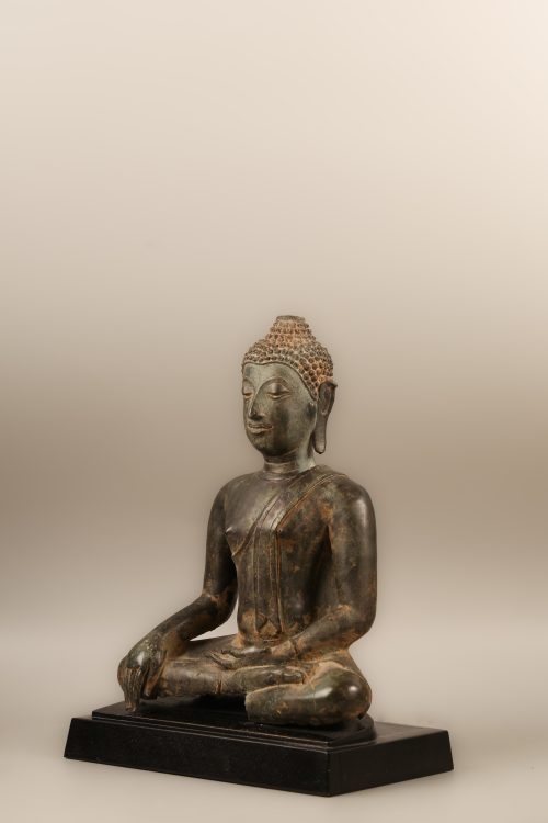 Buddha assis