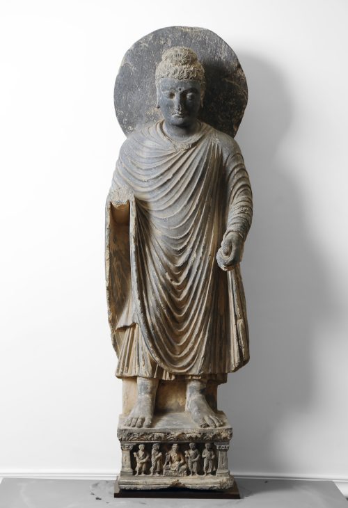 Buddha Śākyamuni statue